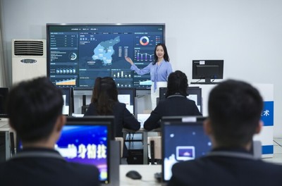 專業不感興趣？轉學來重慶新華，探索互聯網技術與軟件開發新天地