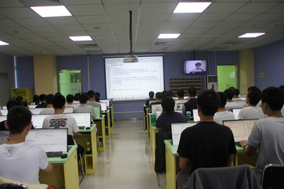 重慶軟件開發(fā)工程師培訓(xùn)指南 機(jī)構(gòu)、路徑與前景